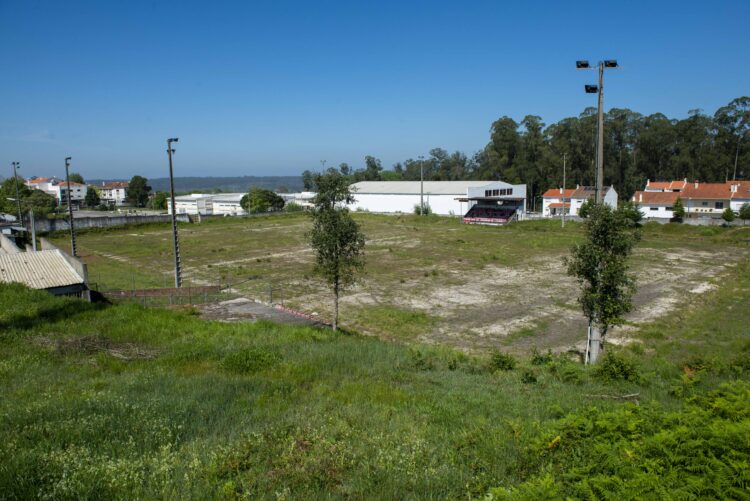 Desactivado há anos, antigo campo de  futebol do Marrazes sem solução à vista