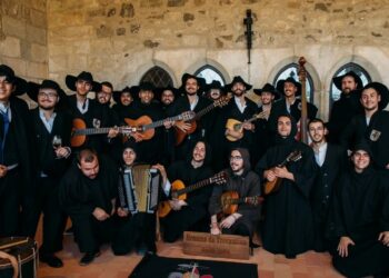 Trovantina é copos, mas também responsabilidade e muita música