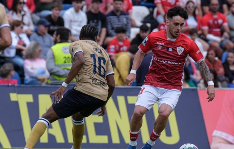 Santa Clara vence União de Leiria por duas bolas a zero