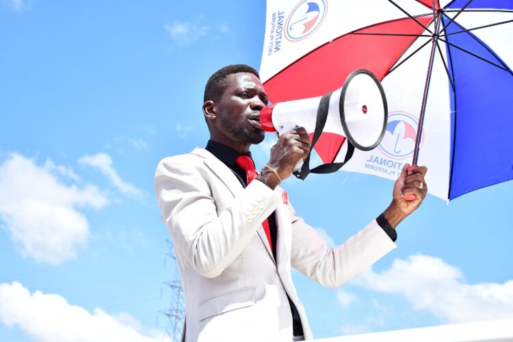 Hádoc. Bobi Wine: O Presidente do Povo conta a história da estrela do reggae que desafiou a corrupção