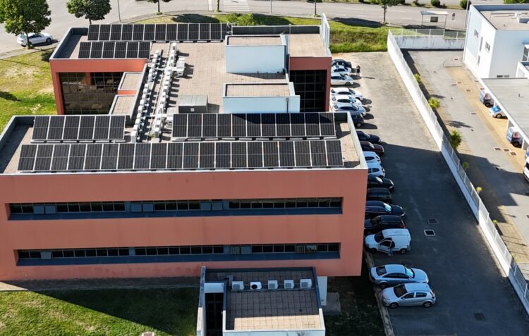 Startup Leiria instala central fotovoltaica e poupa 40% de electricidade