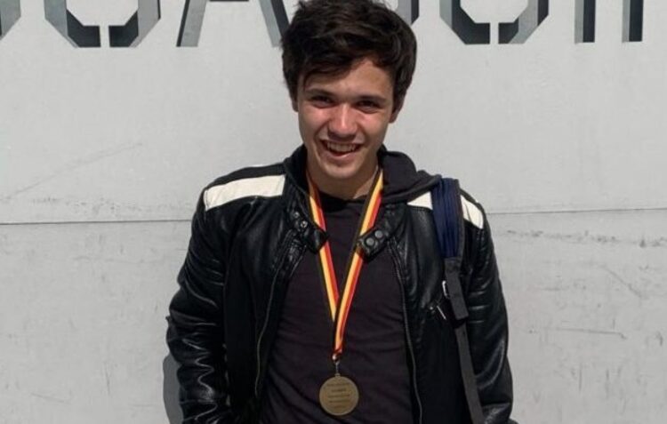 Aluno de Ourém vence final nacional nas Olimpíadas da Física 2024