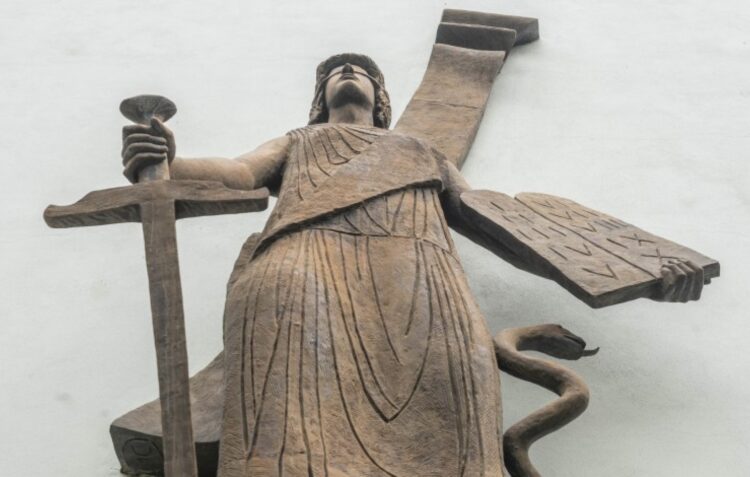 Mulher pede 600 mil euros de indemnização por divórcio
