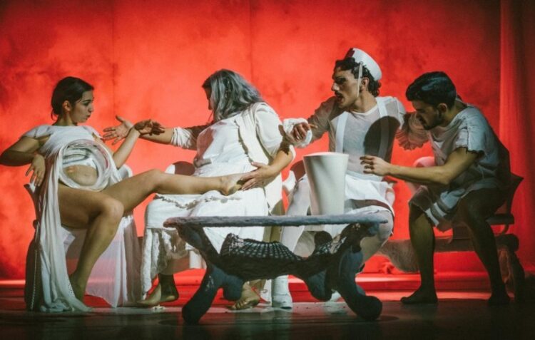 Espectáculos acessíveis a pessoas surdas ou com deficiência visual valem distinção ao Teatro José Lúcio da Silva