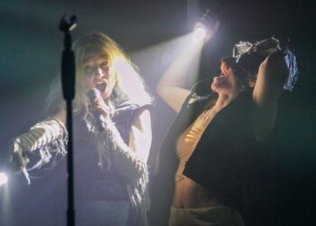 Agenda: Glimmer de Rui Horta, Rui Massena, duas exposições e o teatro do Sinopse
