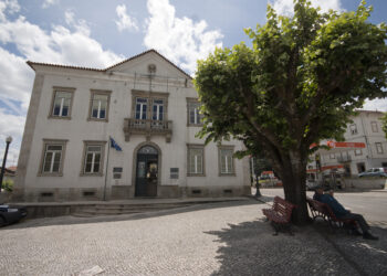 Regulamento torna refeições escolares gratuitas em Castanheira de Pera