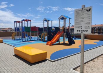 Escola Básica de Praia da Vieira ganha novo espaço de jogo e recreio