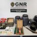 Homem de 64 anos detido por tráfico de droga e posse ilegal de arma em Porto de Mós