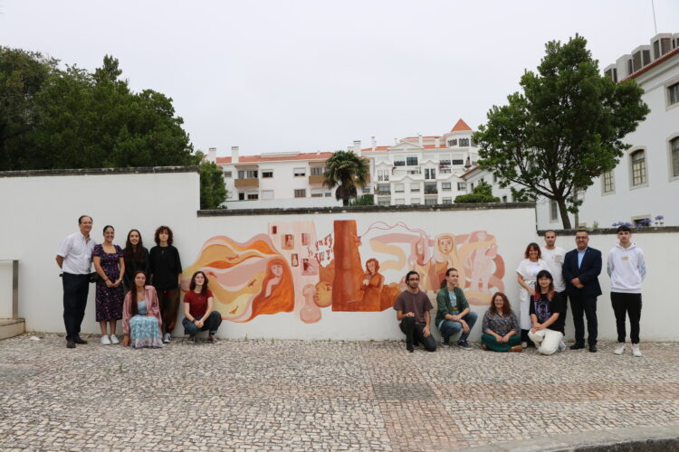 Bombarral homenageia escultora Maria Barreira com mural