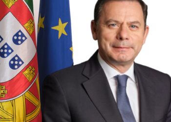 Luís Montenegro preside, em Pombal, à entrega de veículos aos bombeiros e estrutura operacional da Protecção Civil