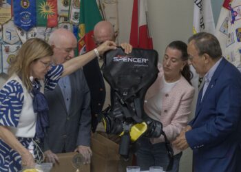 Lions Clube de Leiria oferece donativo ao Serviço de Pediatria do hospital