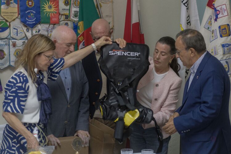 Lions Clube de Leiria oferece donativo ao Serviço de Pediatria do hospital
