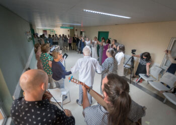 Utentes e profissionais da Unidade de Dor  do hospital protagonizam performance musical