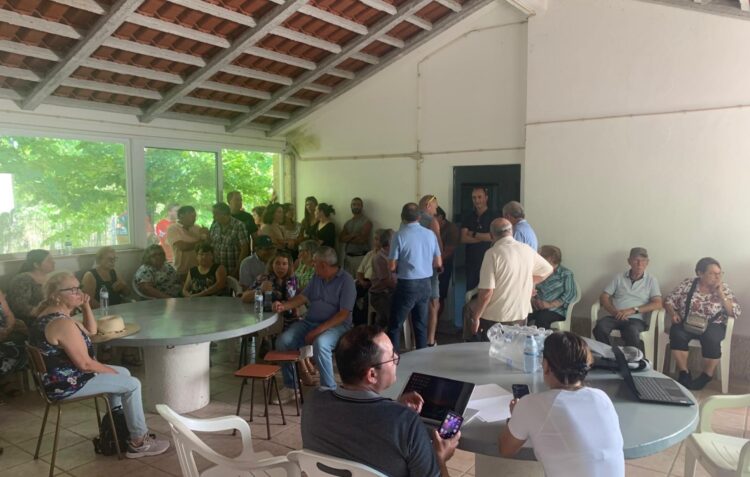 População recusa habitação em escola de Vermoil