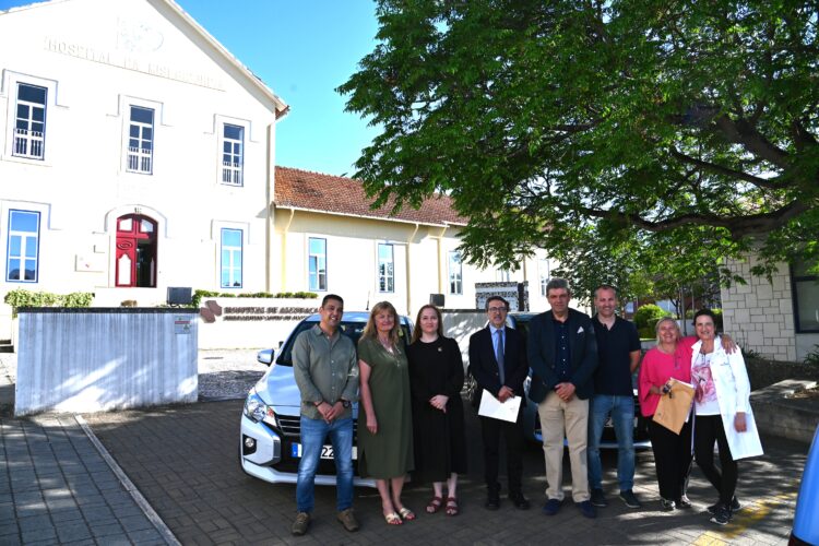Município entrega viaturas à USP de Alcobaça