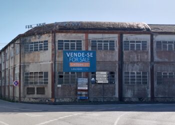 Antigo armazém da Grandupla vai a leilão