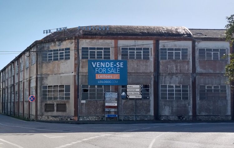 Antigo armazém da Grandupla vai a leilão