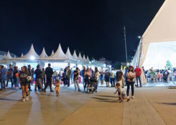 Tendas e organização da FIABA recebem críticas da oposição