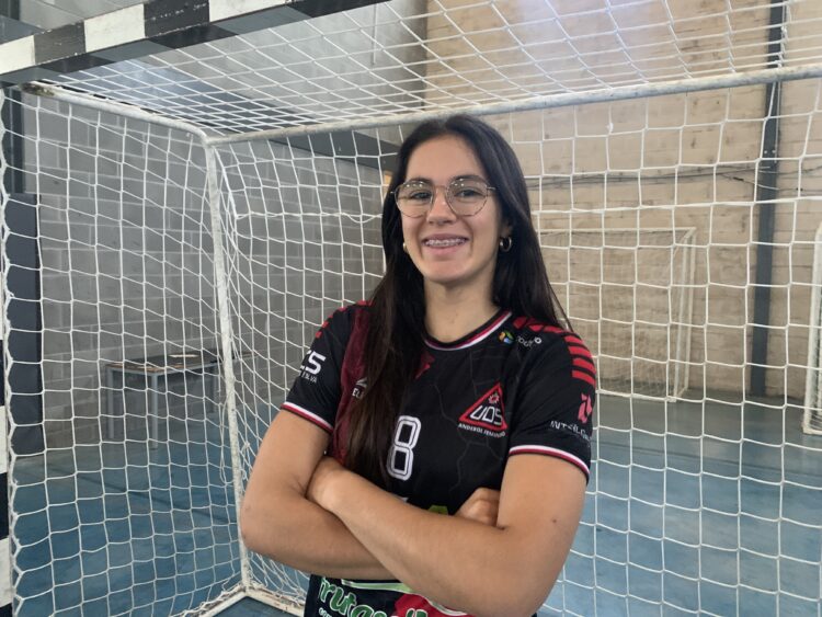 Maria Rita persegue o sonho e alinha pelo ABC na 1.ª divisão de andebol