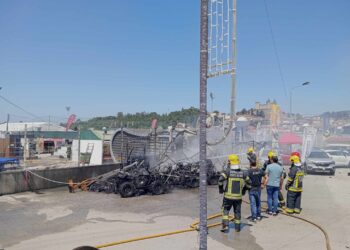 [em actualização] Incêndio na zona das tasquinhas de Porto de Mós faz dois feridos