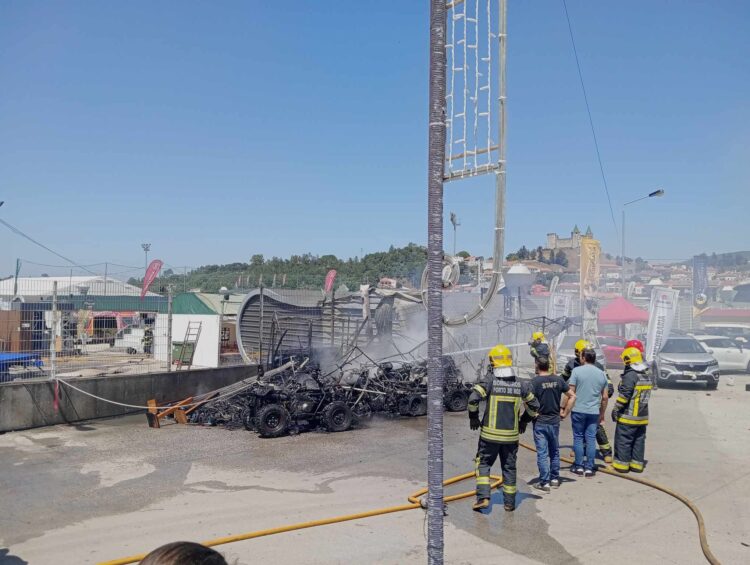 [em actualização] Incêndio na zona das tasquinhas de Porto de Mós faz dois feridos