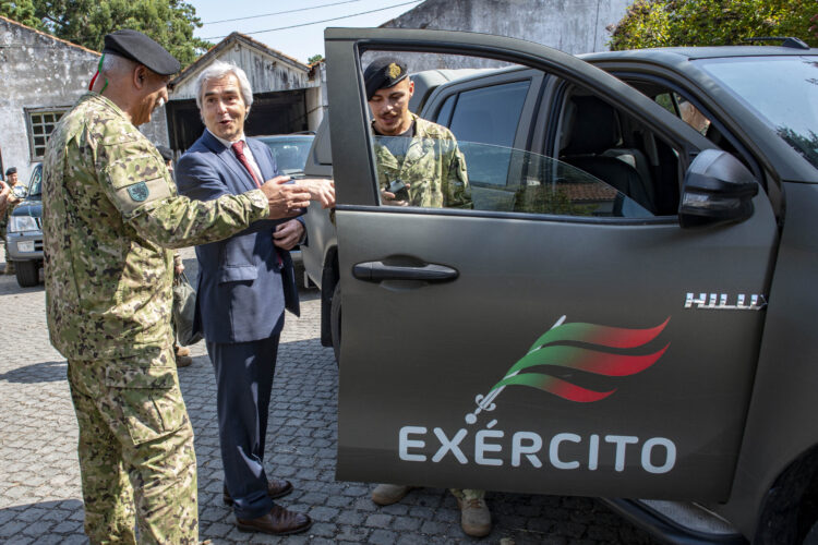Exército patrulha Mata Nacional de Leiria para prevenir incêndios