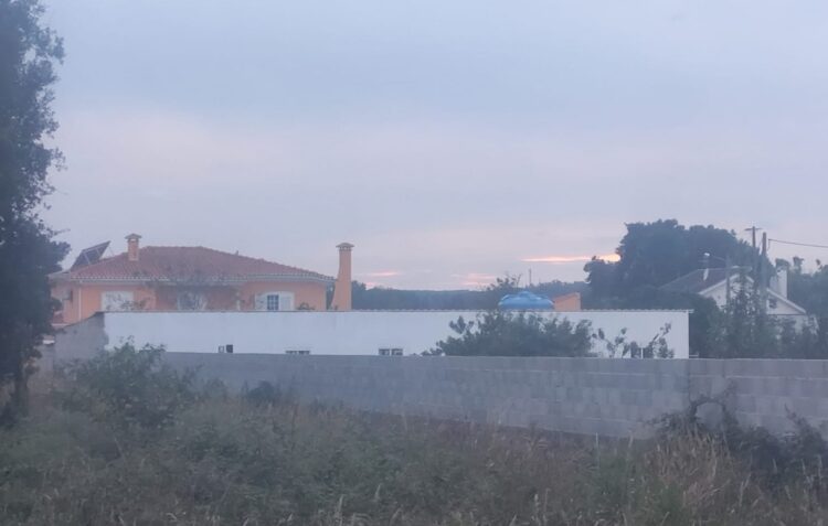 Câmara de Leiria embarga obras de ex-presidente de junta, mas este ignora decisão