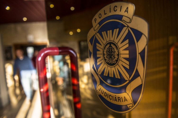 Homem detido em flagrante delito por pornografia de menores em Caldas da Rainha