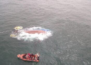 Retomadas buscas para encontrar pescadores desaparecidos na praia do Samouco