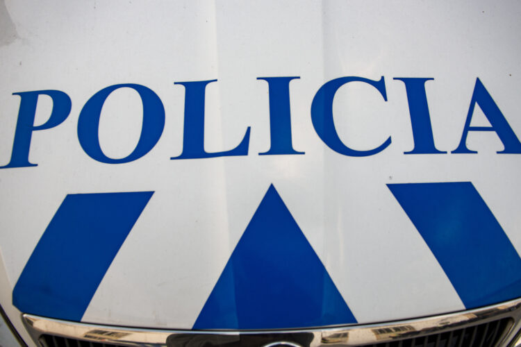 PSP recorre a gás pimenta para deter suspeito alcoolizado que ameaçava agentes em Alcobaça