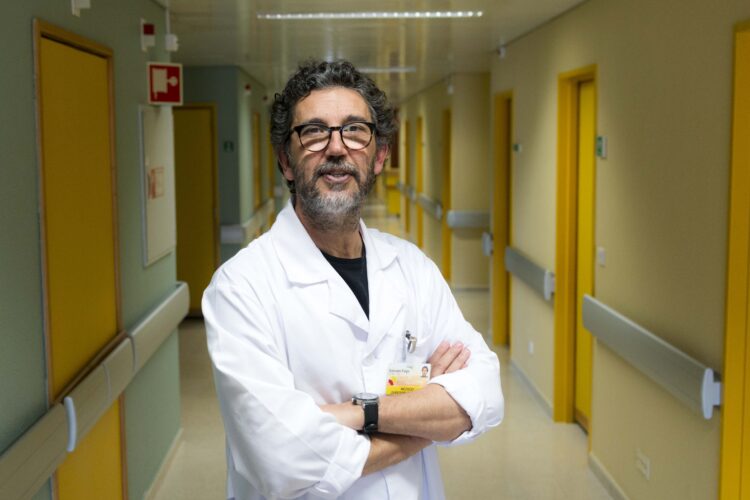 Salvato Feijó  sai do hospital de Leiria por  aposentação