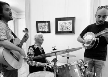 SAMP. Idosos a gravar tradições e o incrível caso de Maria Campos, a baterista de 92 anos