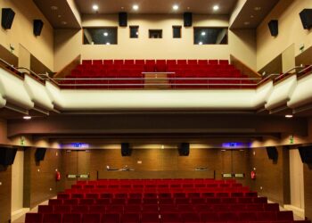 Marinha Grande CDU questiona contratos para o Teatro Stephens