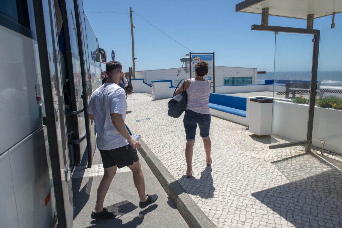 Praias da região com reforço dos transportes públicos durante o Verão