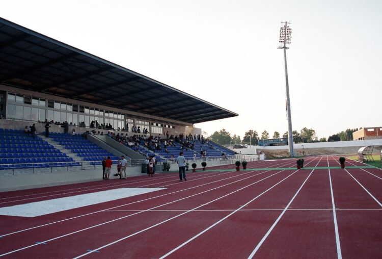 Mais de 370 mil euros para requalificar  pista de atletismo de Fátima