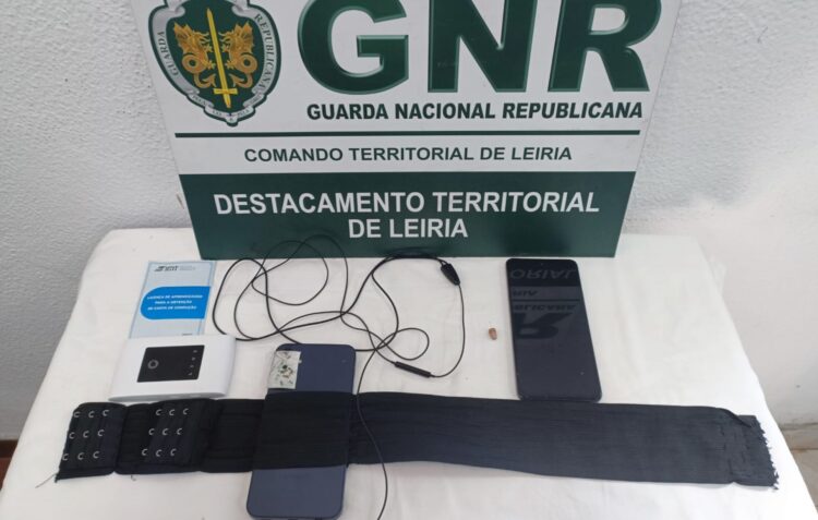 GNR detém jovem que fazia exame de código com ajuda à distância