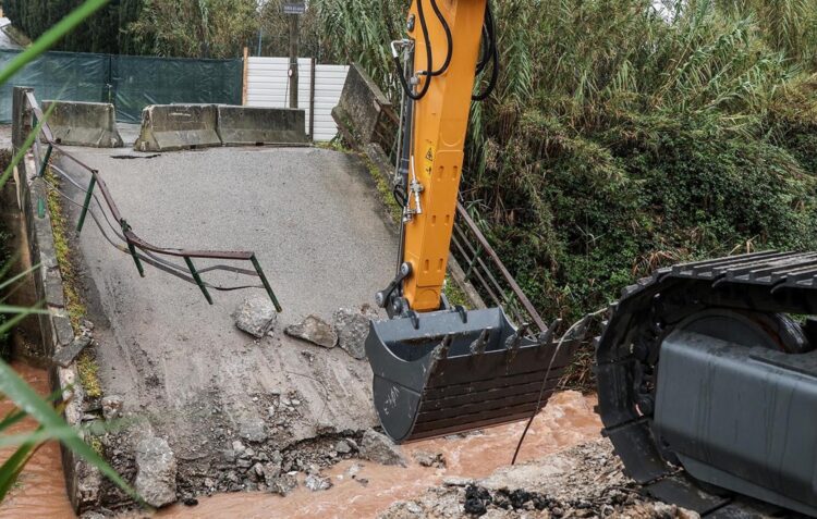 Ponte do Rio da Areia reabriu, ontem, ao trânsito