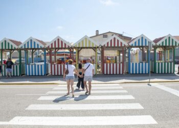 Comerciantes e turistas reclamam dinamização da Praia da Vieira