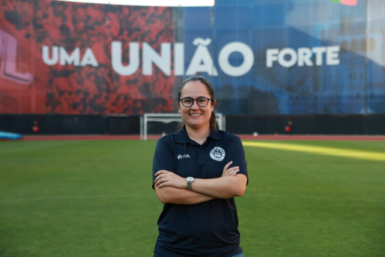 Beatriz Cavaco treina primeira equipa de futebol sénior feminino do clube