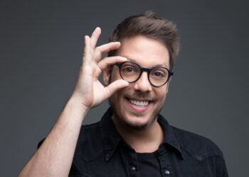 Fábio Porchat: “Achei lindo aquilo que o Papa disse, que é possível fazer piada com tudo, inclusive com Deus”