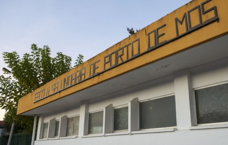 Obras na Escola Secundária de Porto de Mós começam em Outubro