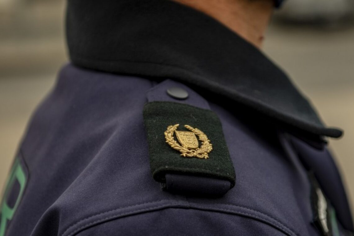 GNR apreende armas e detém homem suspeito de violência doméstica em Caldas da Rainha