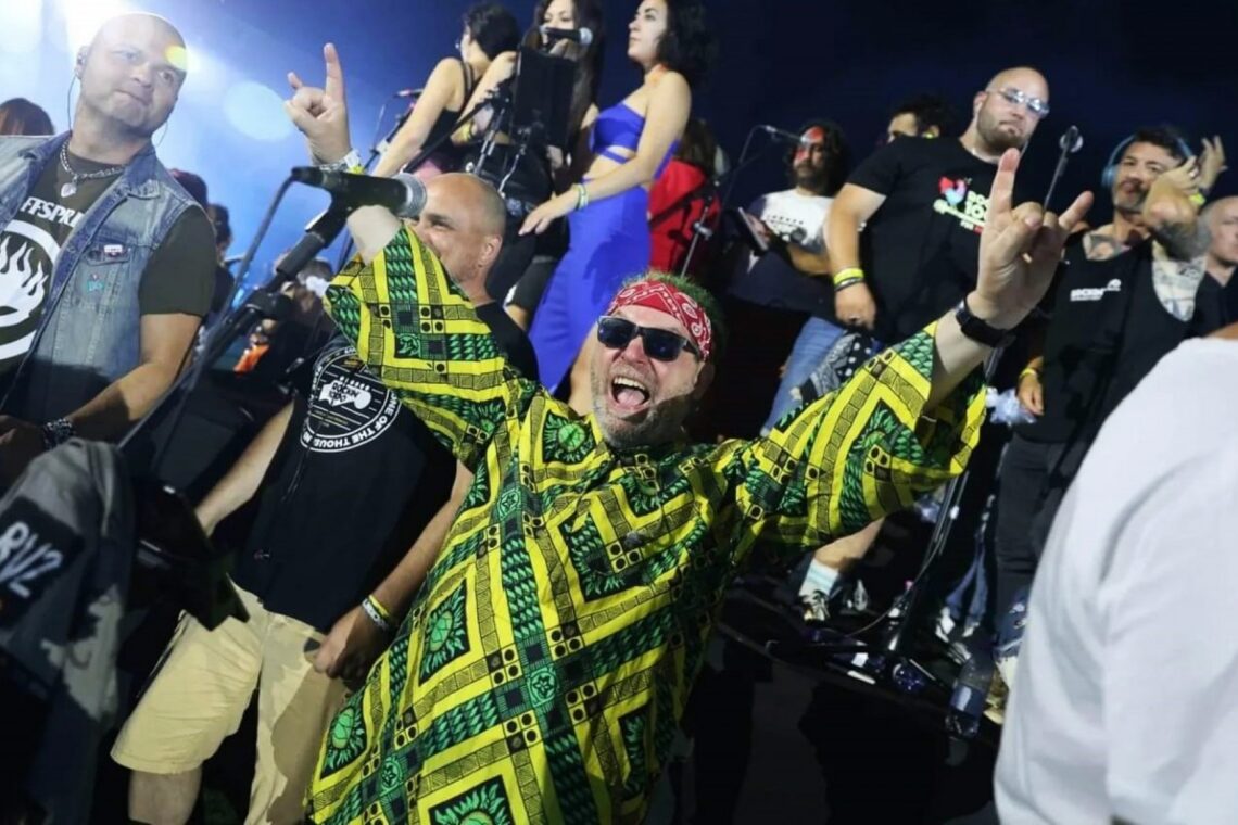 Rockin’1000. Zwerg viajou desde a Alemanha para cantar no concerto dos mil músicos em Leiria