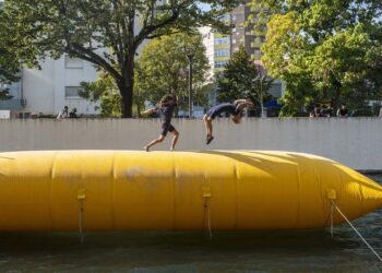 Playground. Surma e o Leirena imaginam o fim do mundo com três artistas de circo