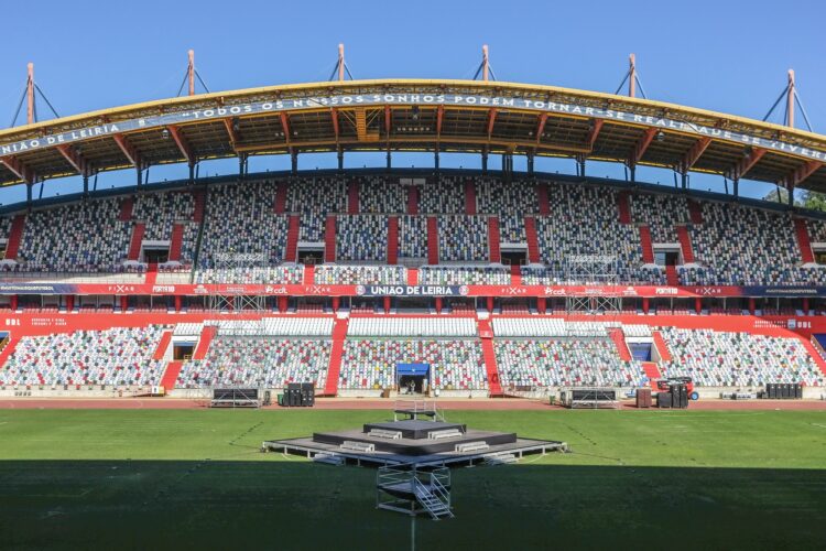 Câmara de Leiria quer campeonato dos Coldplay