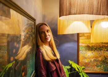 Ana Sofia Elias. O erotismo, a celebração da mulher e um “tempestuoso” livro de estreia