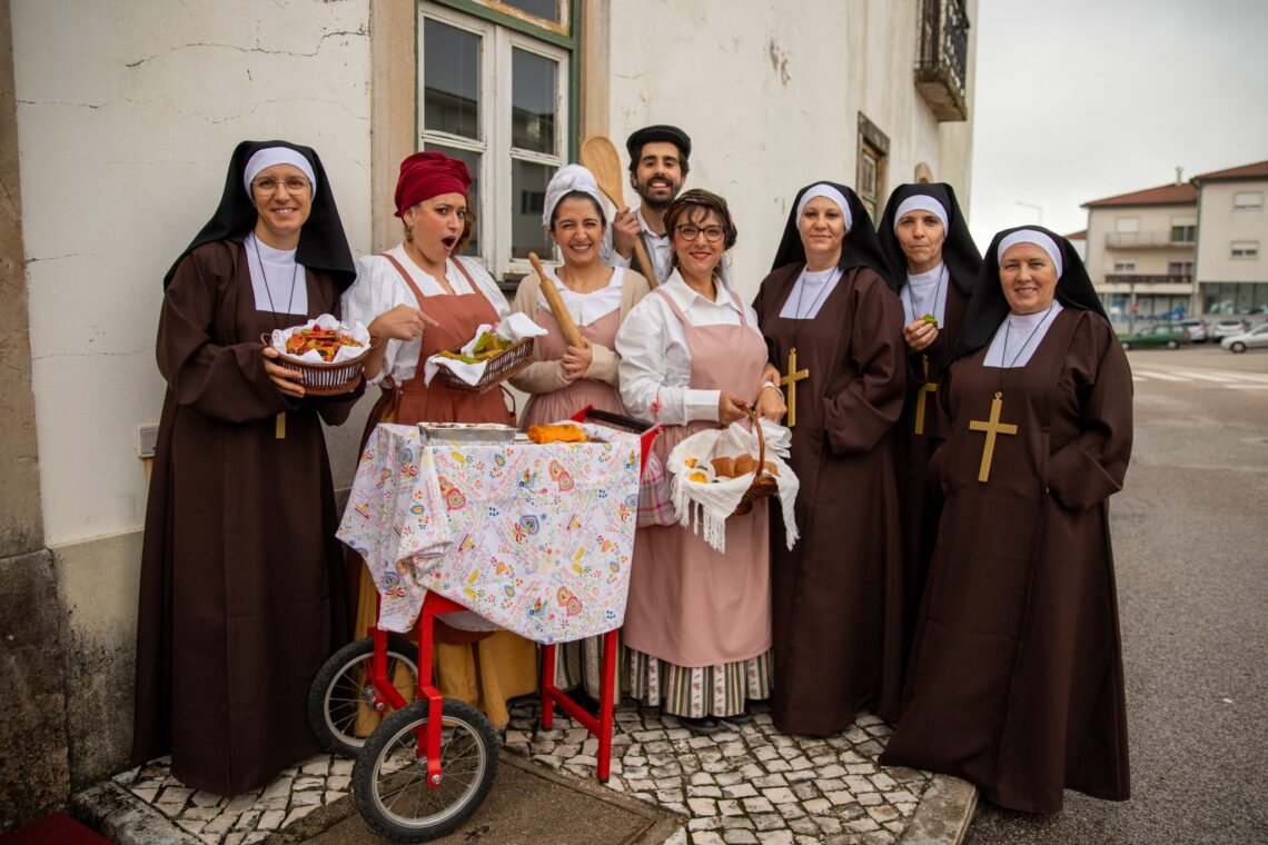 Oficinas de confecção de doces e roteiros encenados integram o programa