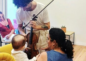 InMusic leva concertos didácticos aos hospitais e cria nova orquestra para tocar a música dos super-heróis