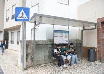 Passageiros contestam paragens em Leiria que não abrigam da chuva