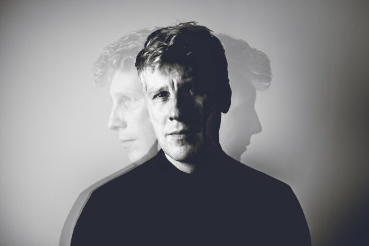 Scott Matthews e Rainhas do Autoengano tocam no ciclo Capítulo